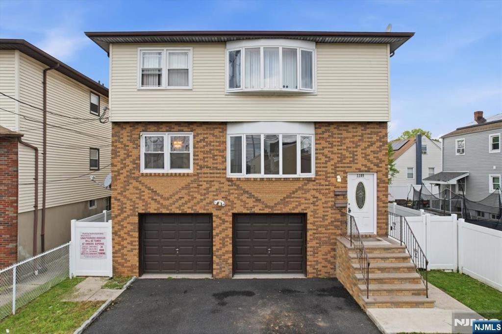 1109 Essex Avenue - Photo 1