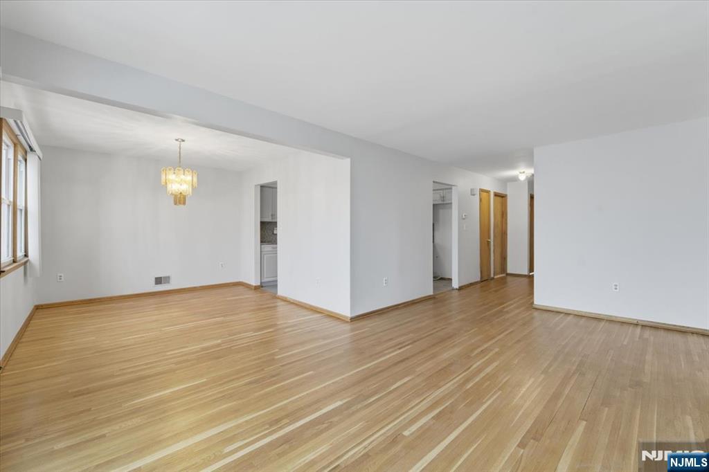 1109 Essex Avenue - Photo 5