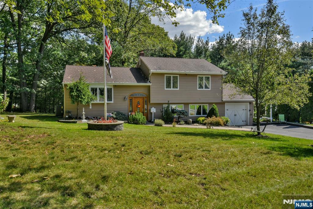 127 E Village Circle, Paramus, NJ, 07652