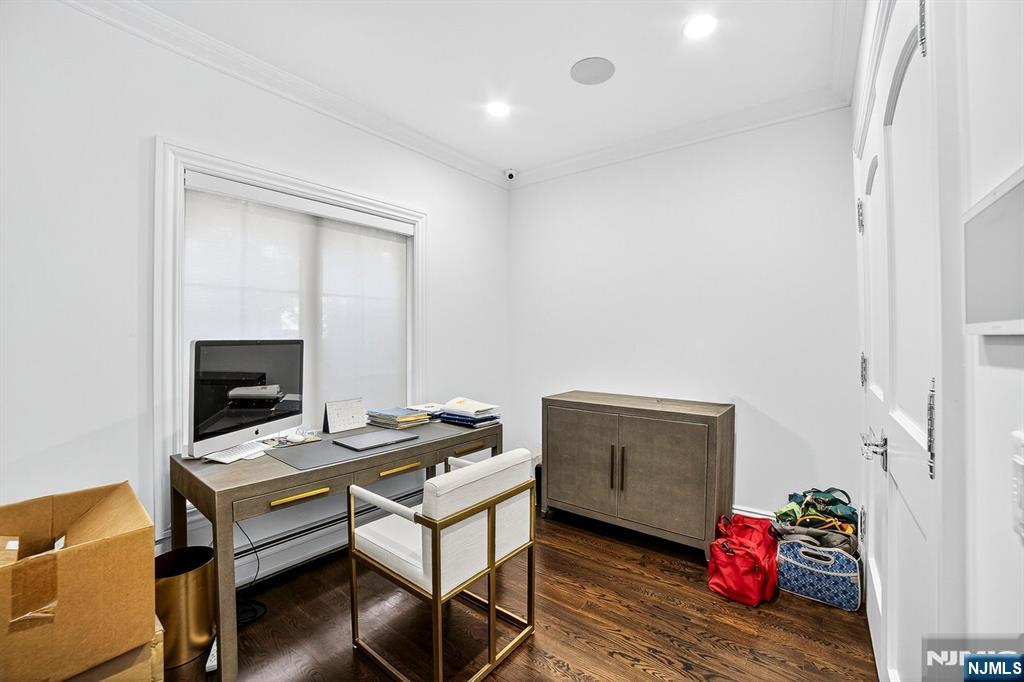 1096 Briar Way, Fort Lee, NJ, 07024