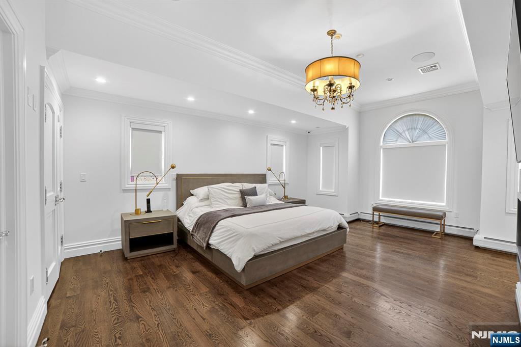 1096 Briar Way, Fort Lee, NJ, 07024