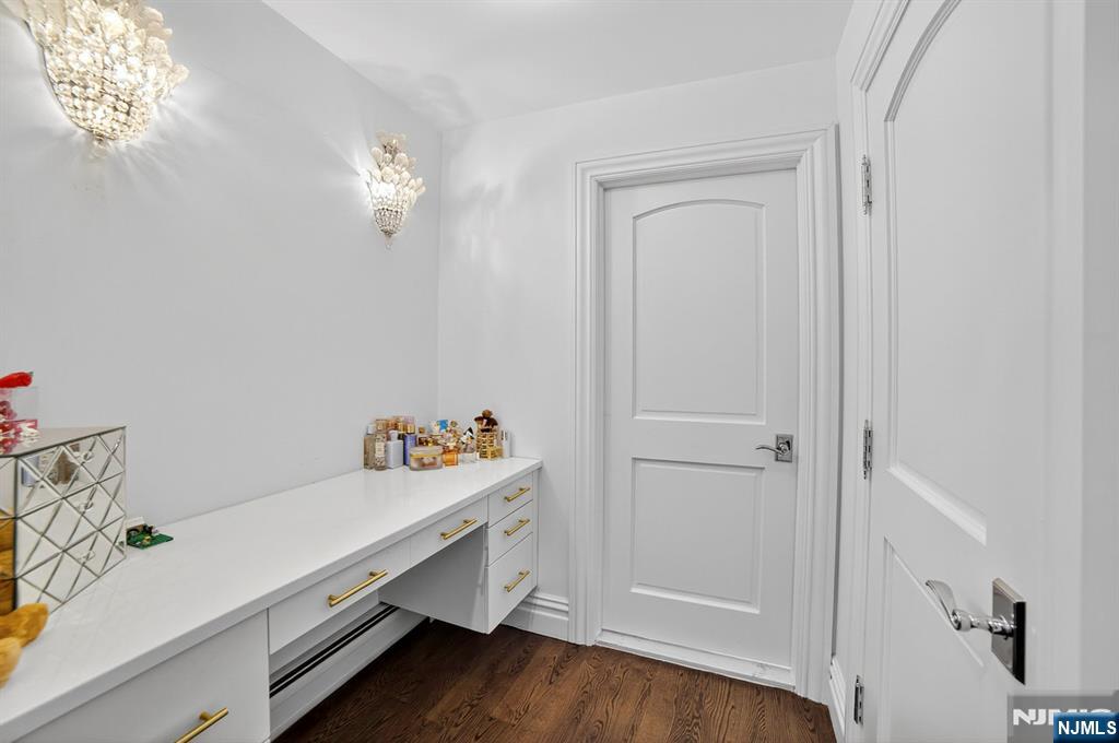 1096 Briar Way, Fort Lee, NJ, 07024