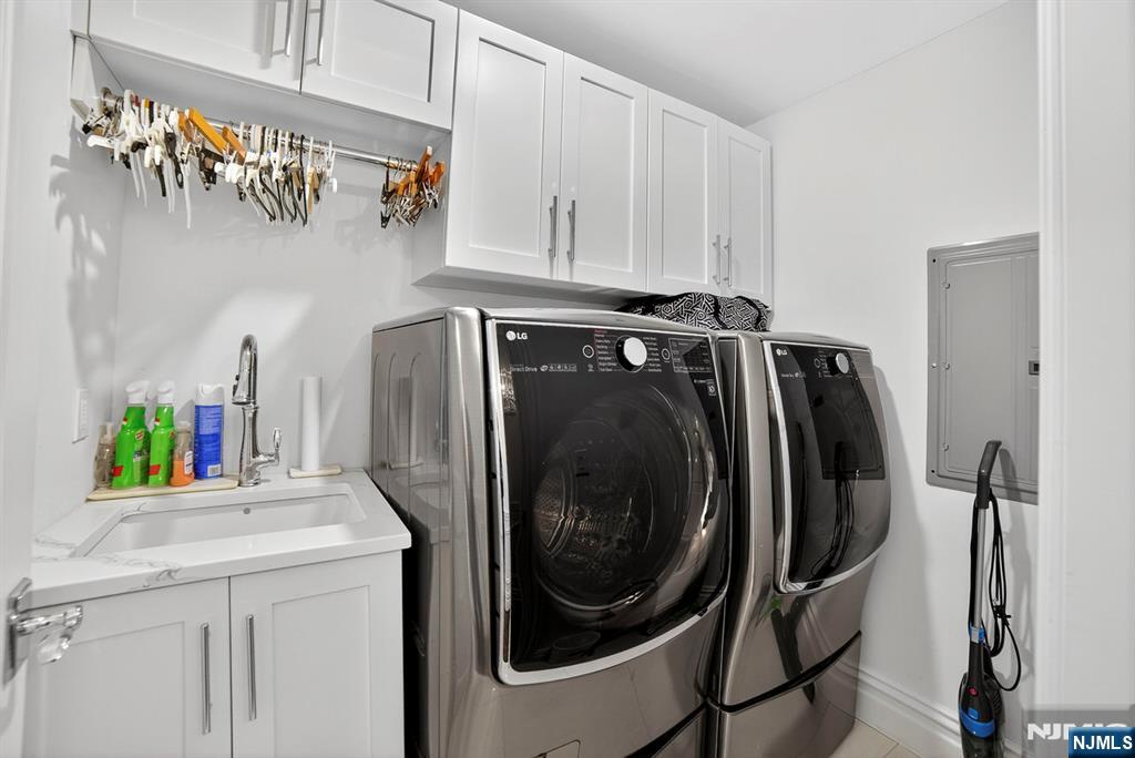 1096 Briar Way, Fort Lee, NJ, 07024