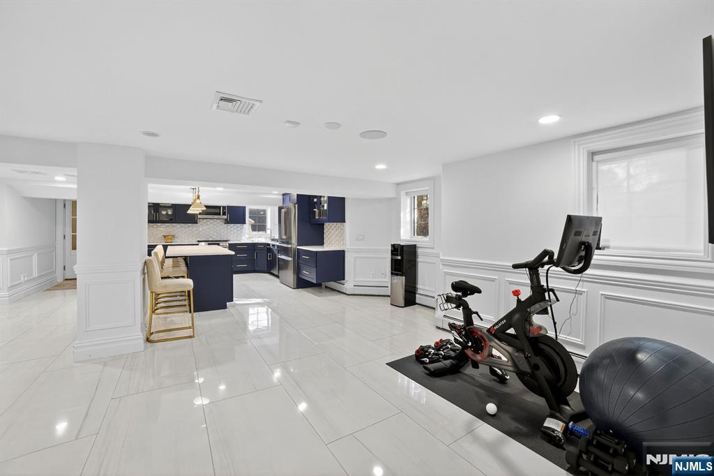 1096 Briar Way, Fort Lee, NJ, 07024