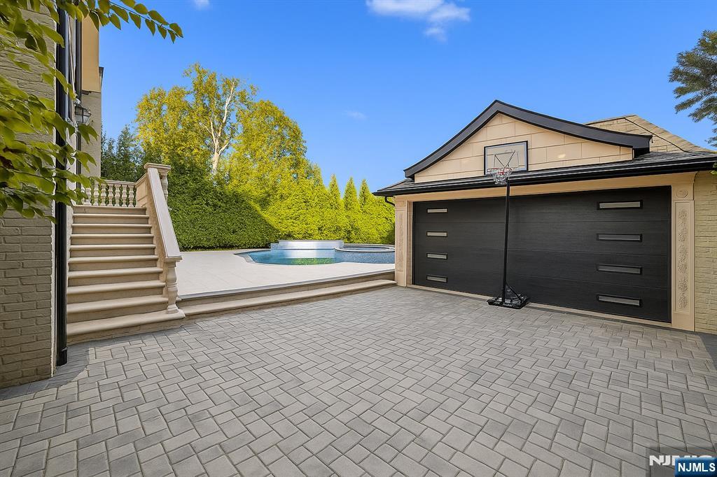 1096 Briar Way, Fort Lee, NJ, 07024