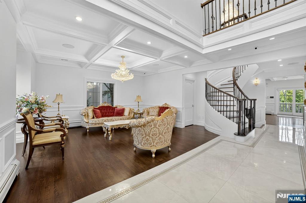 1096 Briar Way, Fort Lee, NJ, 07024