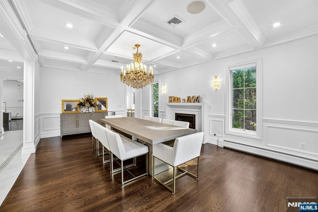 1096 Briar Way, Fort Lee, NJ, 07024