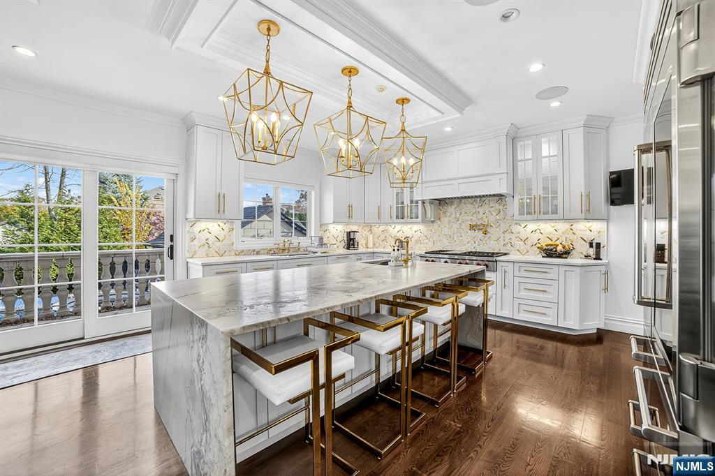 1096 Briar Way, Fort Lee, NJ, 07024