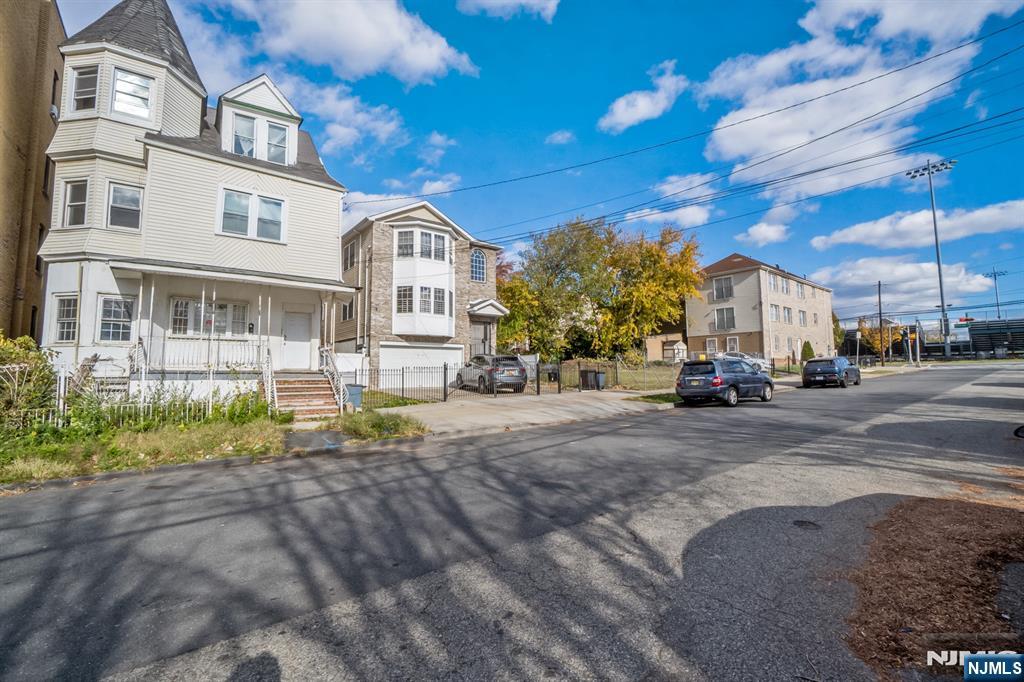 71 Alpine Street - Photo 2