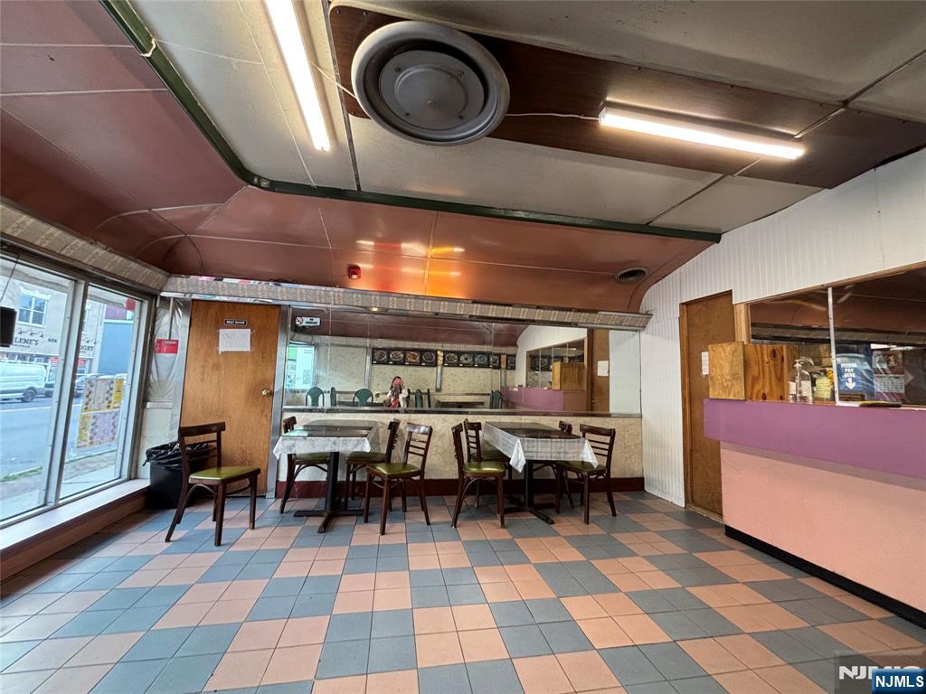 591 Bloomfield Avenue - Photo 2