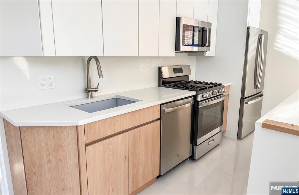 167 Chapman Street - Photo 3