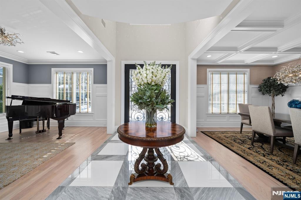 319 Franklin Place - Photo 4