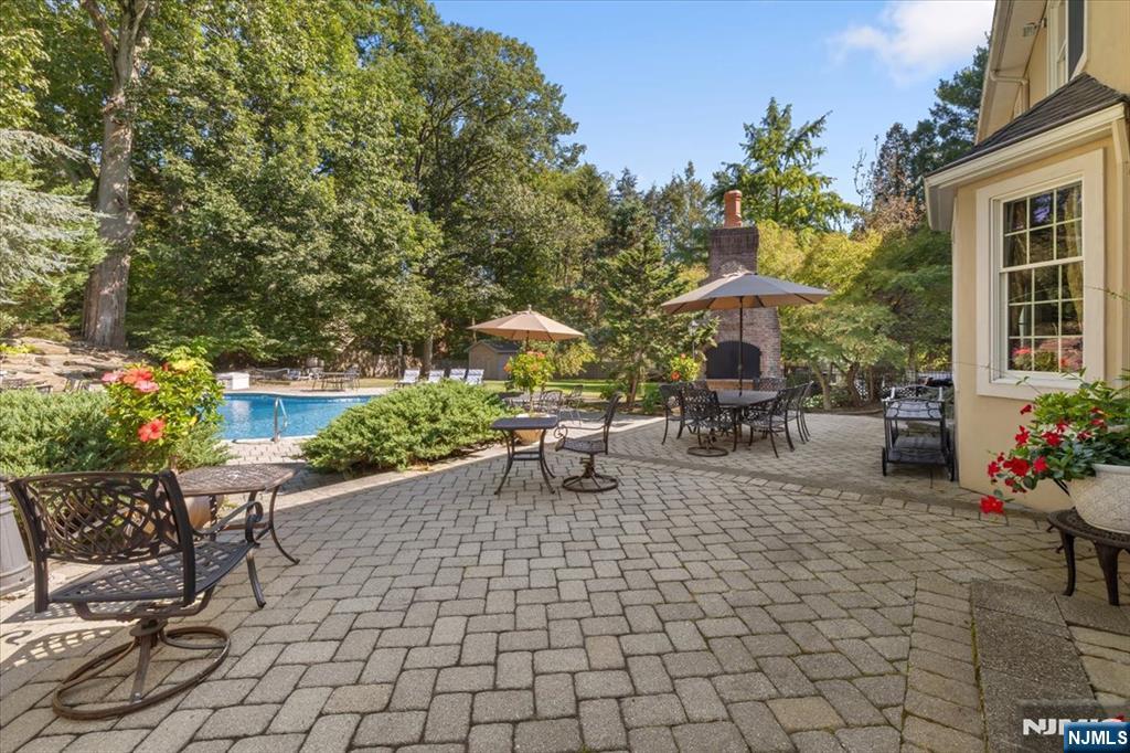 192 White Avenue - Photo 3