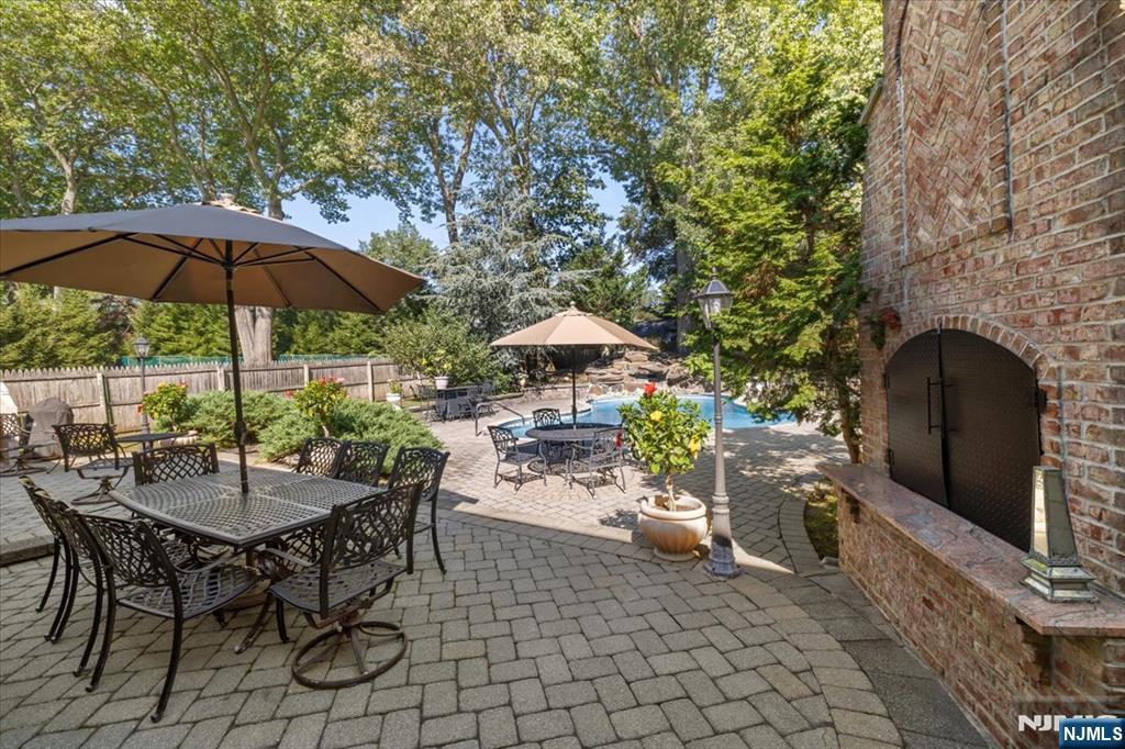 192 White Avenue - Photo 4