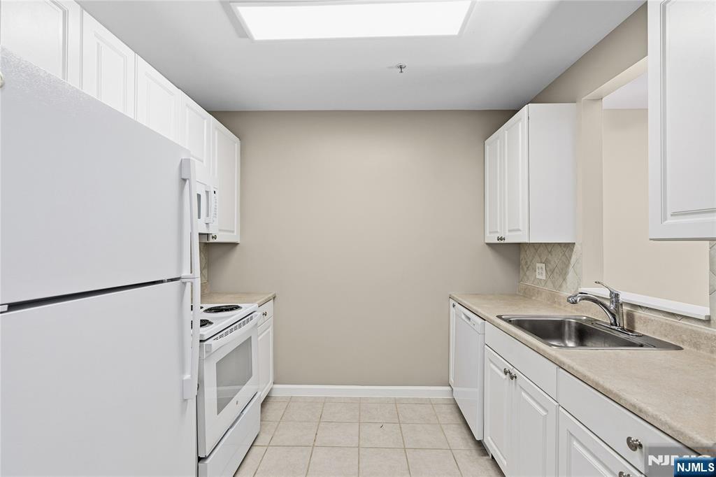 905 River Road 204 - Photo 14