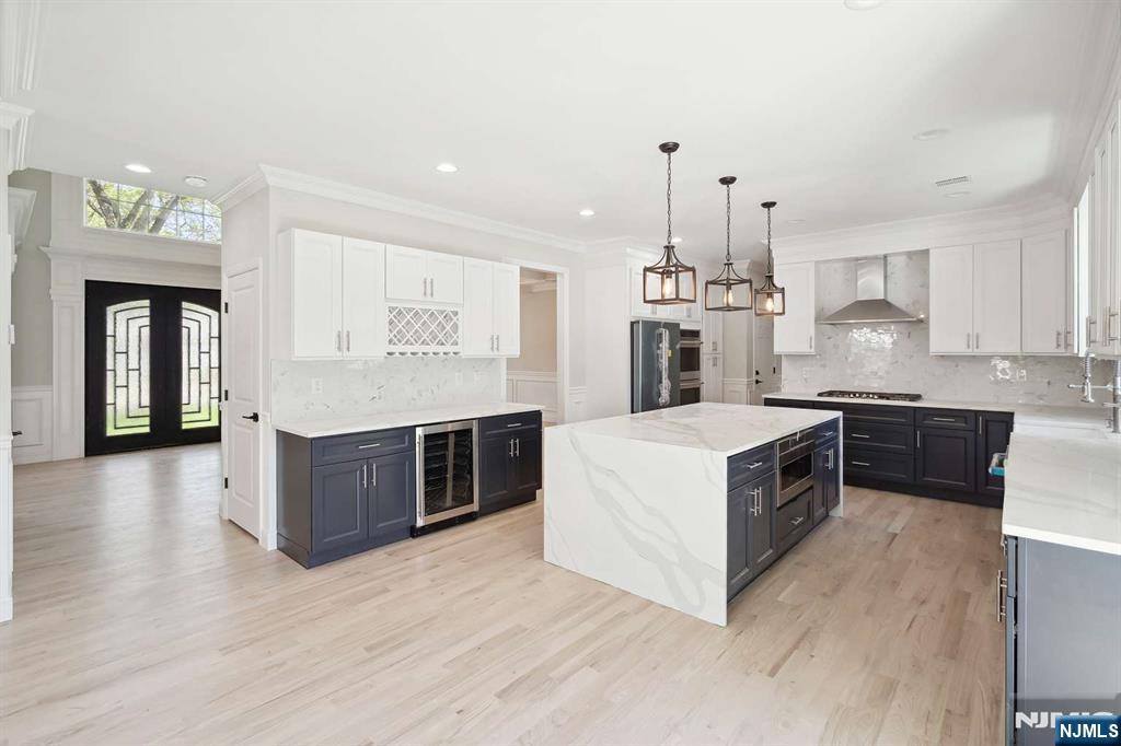 81 Eastbrook Drive - Photo 2