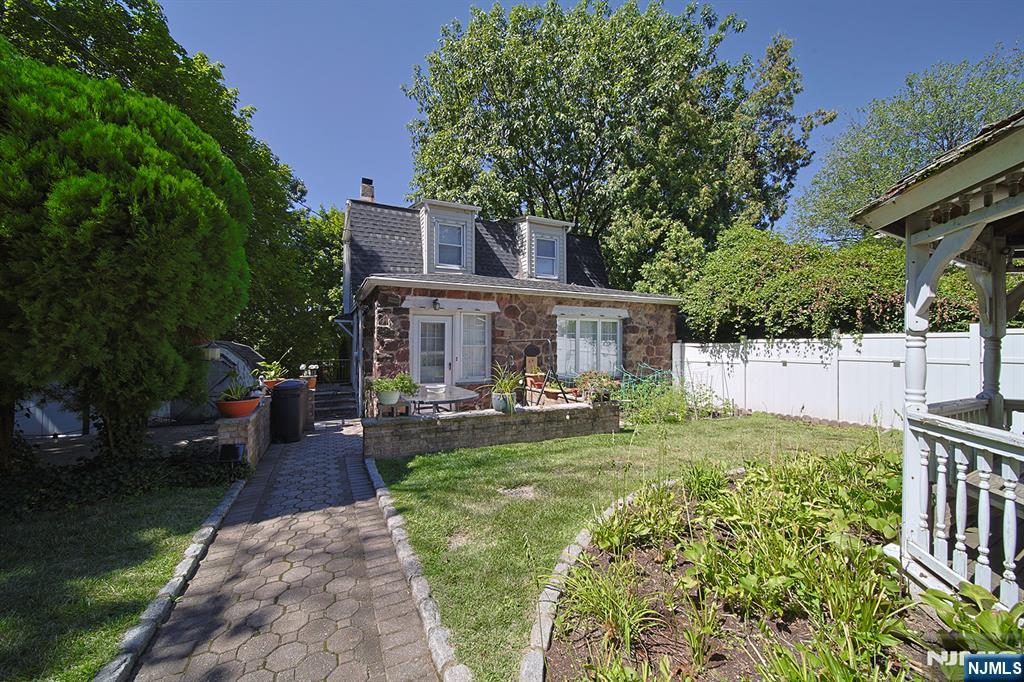 1585 Bergen Boulevard, Leonia, NJ, 07605