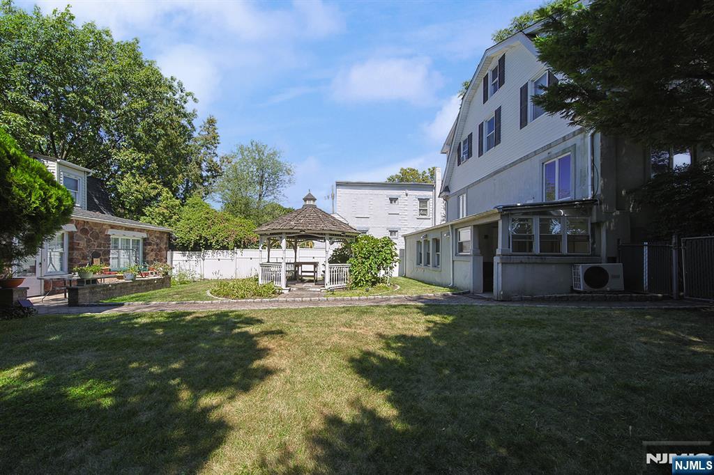 1585 Bergen Boulevard, Leonia, NJ, 07605