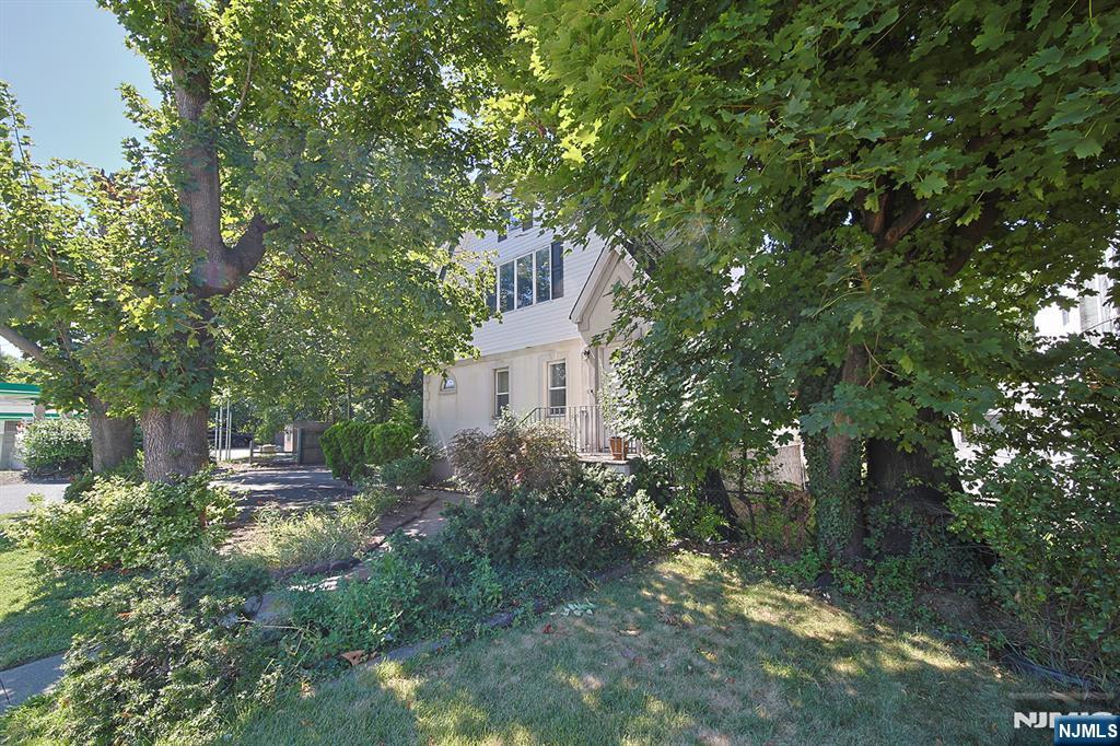 1585 Bergen Boulevard, Leonia, NJ, 07605