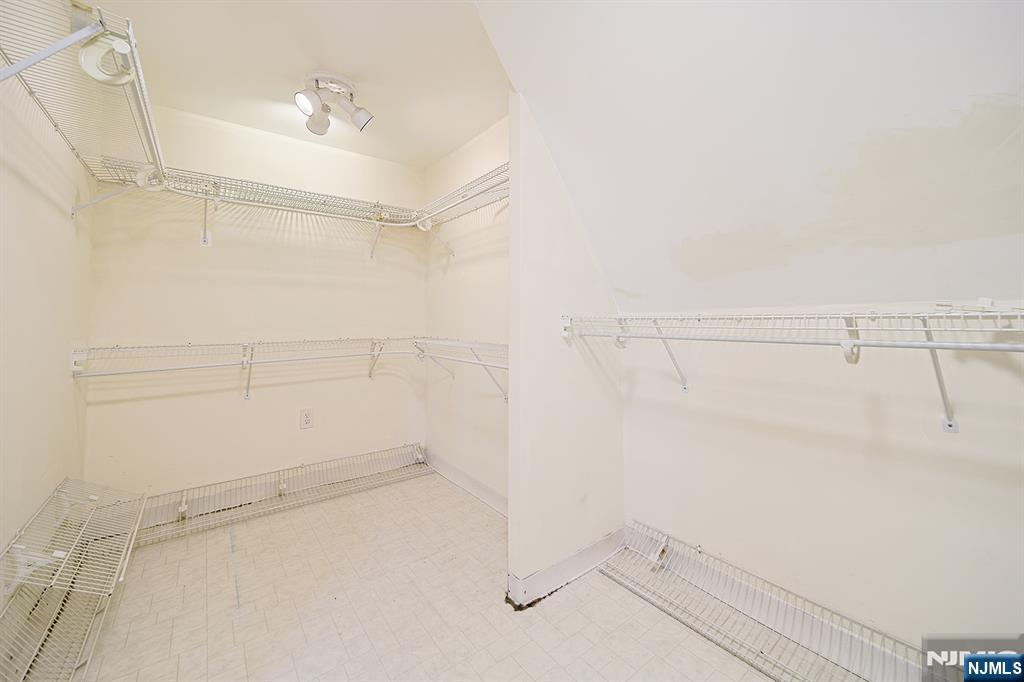 1585 Bergen Boulevard, Leonia, NJ, 07605