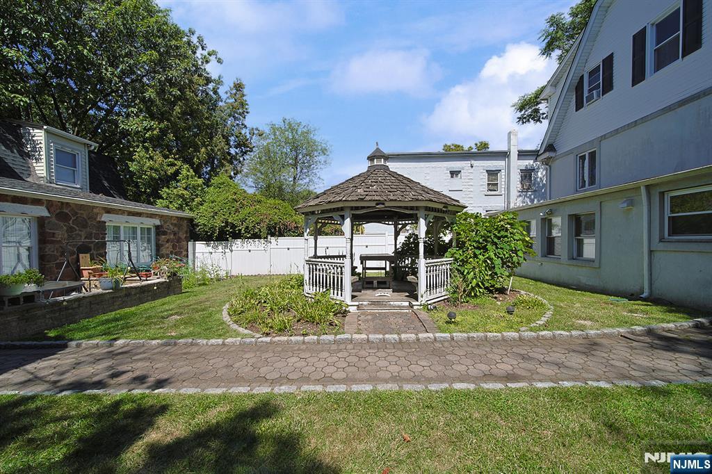 1585 Bergen Boulevard, Leonia, NJ, 07605