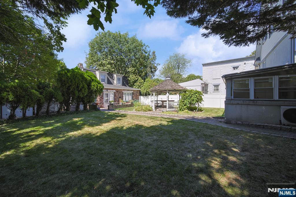 1585 Bergen Boulevard, Leonia, NJ, 07605