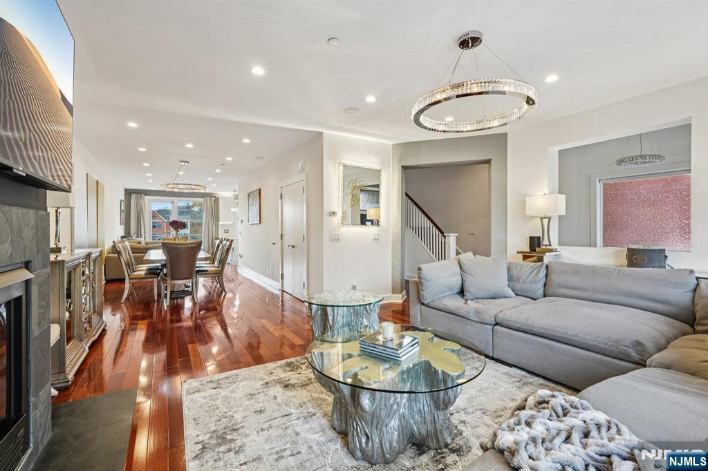 25 Vela Way - Photo 3