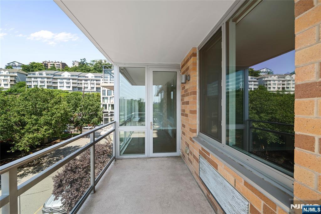 301 Hudson Park 301 - Photo 3