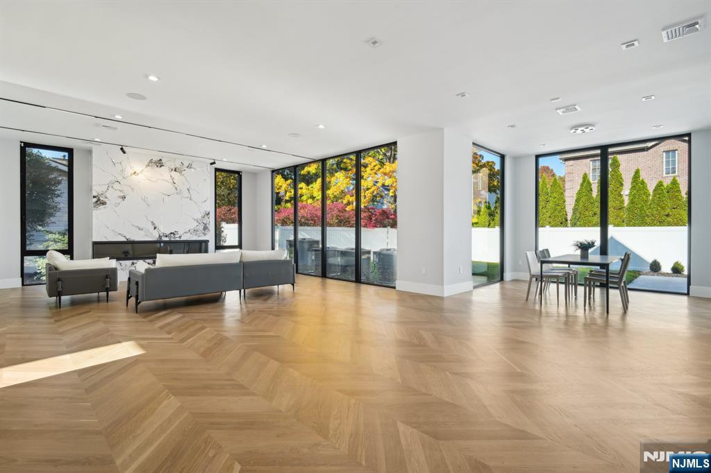 16 Priscilla Lane - Photo 4