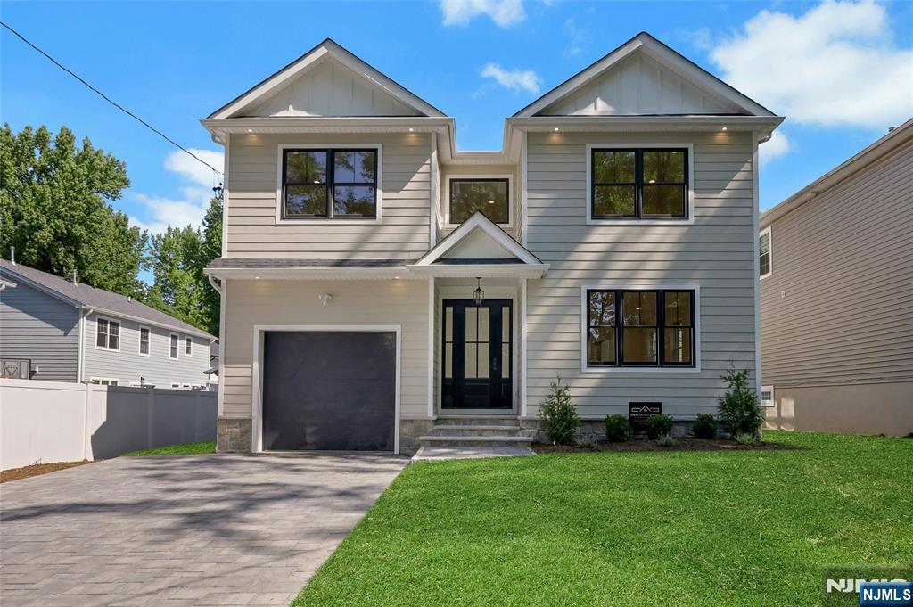 103 Hallberg Ave, Bergenfield, NJ 07621