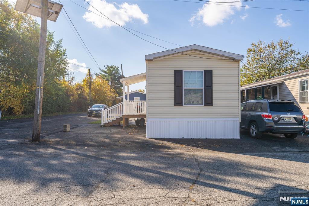 225 Albert Street - Photo 3