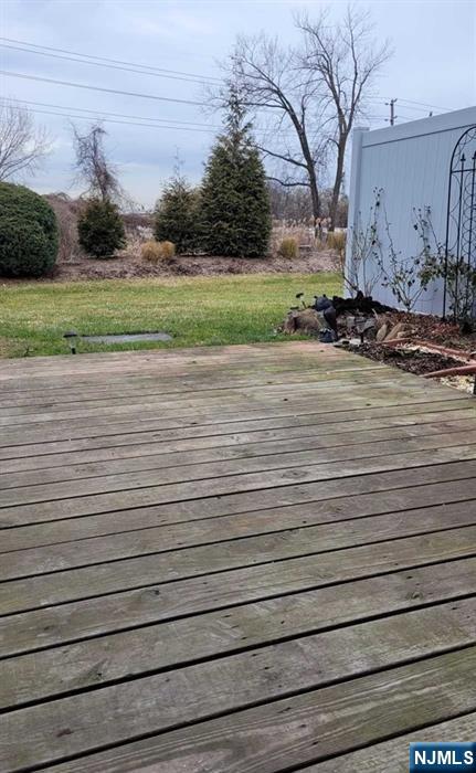 40 Meadowview Court, Leonia, NJ, 07605