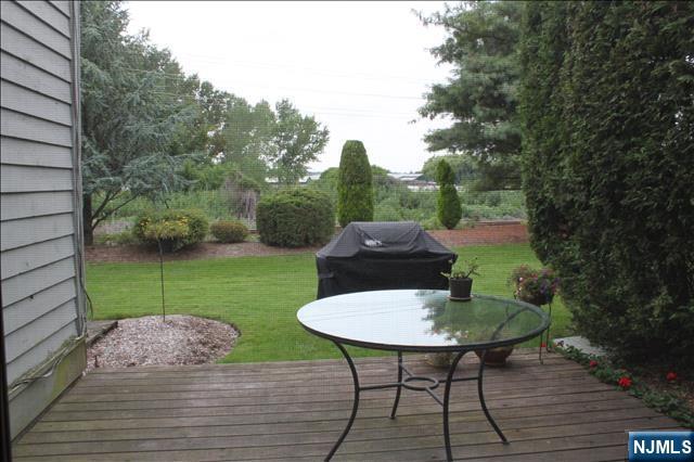 40 Meadowview Court, Leonia, NJ, 07605