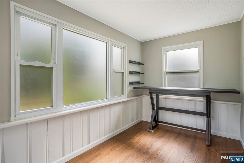 16 Pleasant - Photo 5