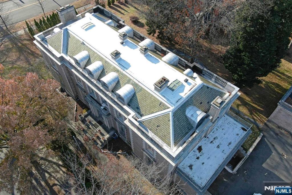 229-235 Ballantine Parkway - Photo 5