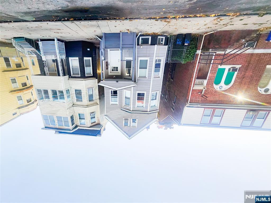 789 17th Street - Photo 2