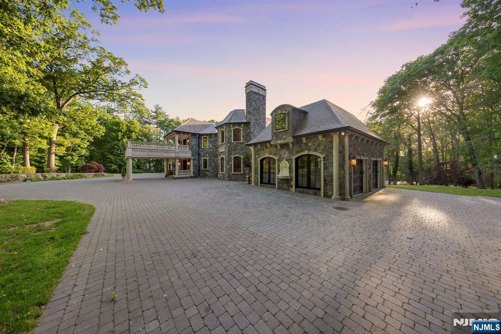 105 Chestnut Ridge Road - Photo 3