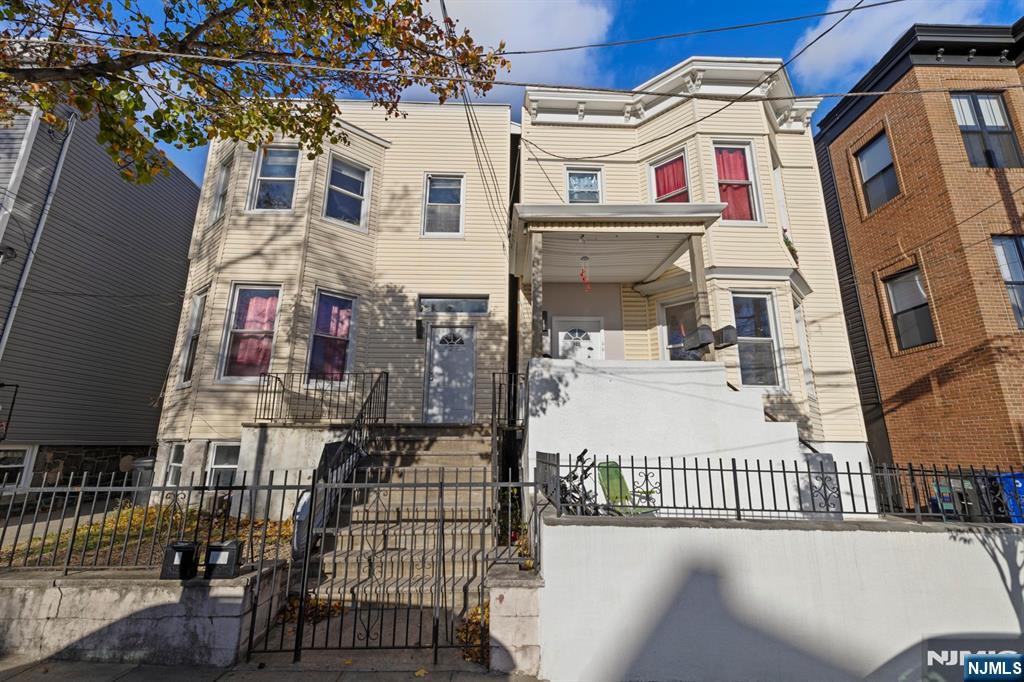 124 18th Street - Photo 3