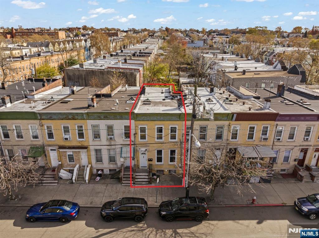 142 Side Avenue - Photo 2