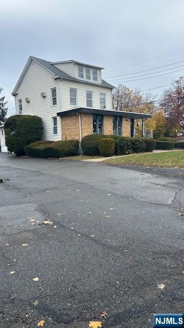 31-11 Broadway 2 - Photo 2