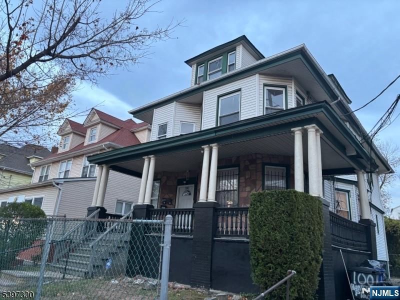 100 Harrison Place - Photo 1