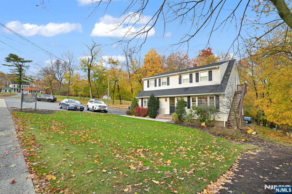 857 Pompton Avenue — photo 2