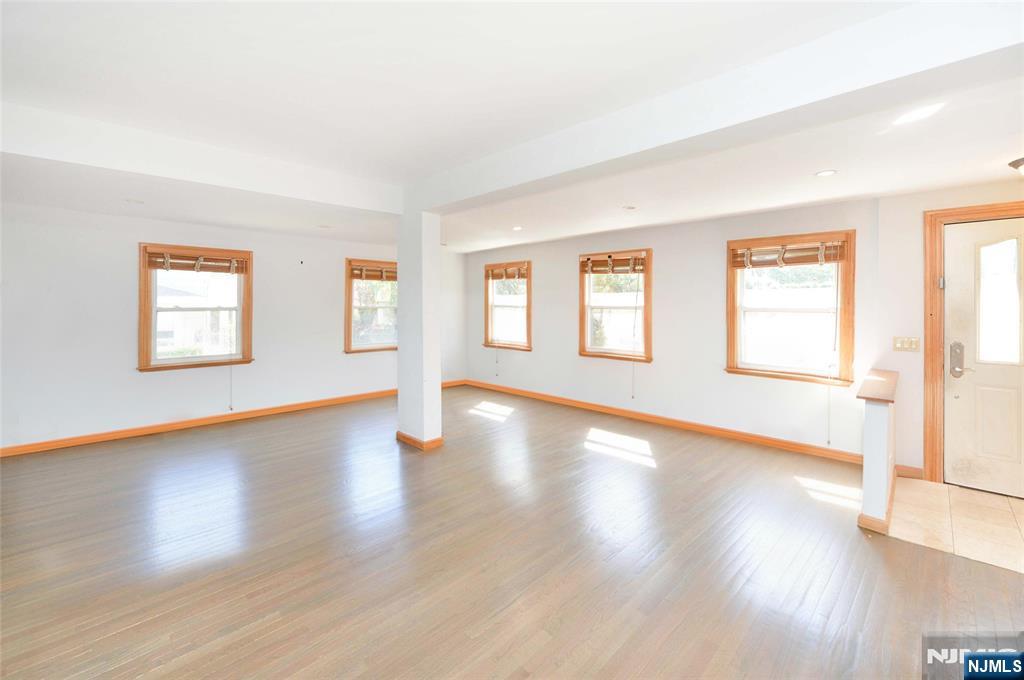 93 Copley Ave, Teaneck, NJ 07666