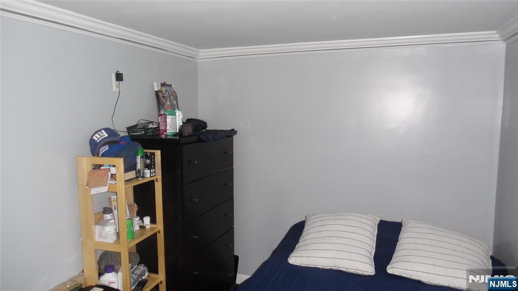 48 Helen Dr, Moonachie, NJ 07074
