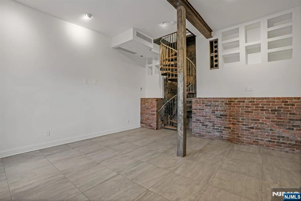 9009 Riverside Place 1 - Photo 4