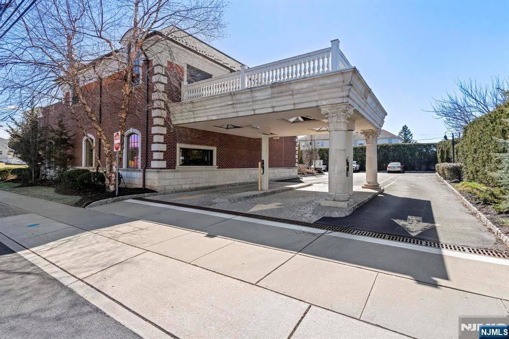 177 Valley Boulevard - Photo 4