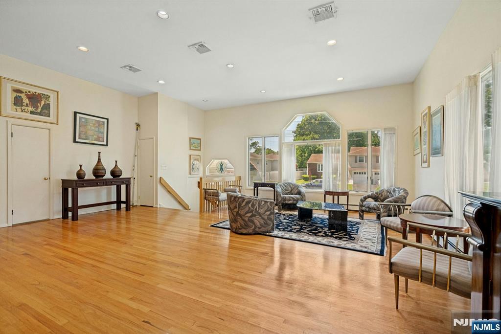5-17 Philip Street — photo 4