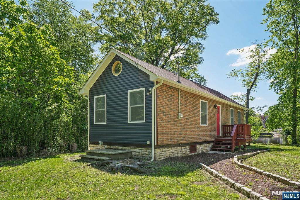 57 Riverlawn Drive - Photo 4