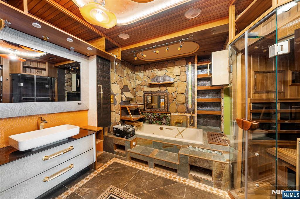 1225 River Road UNIT 7D, Edgewater, NJ, 07020