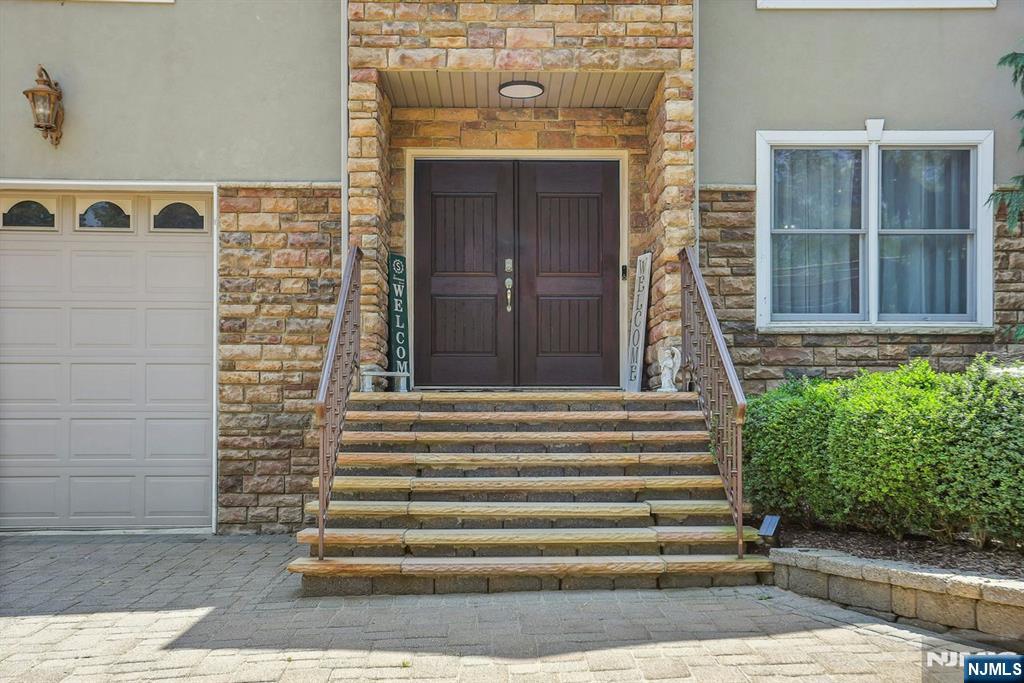 215 White Avenue - Photo 4